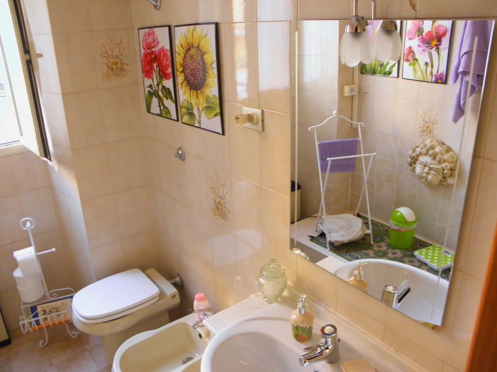 Alfieri B&B Cagliari Rum bild