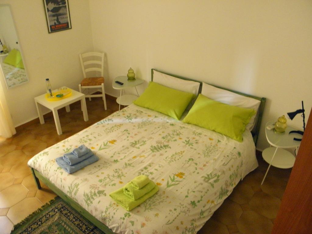Alfieri B&B Cagliari Rum bild